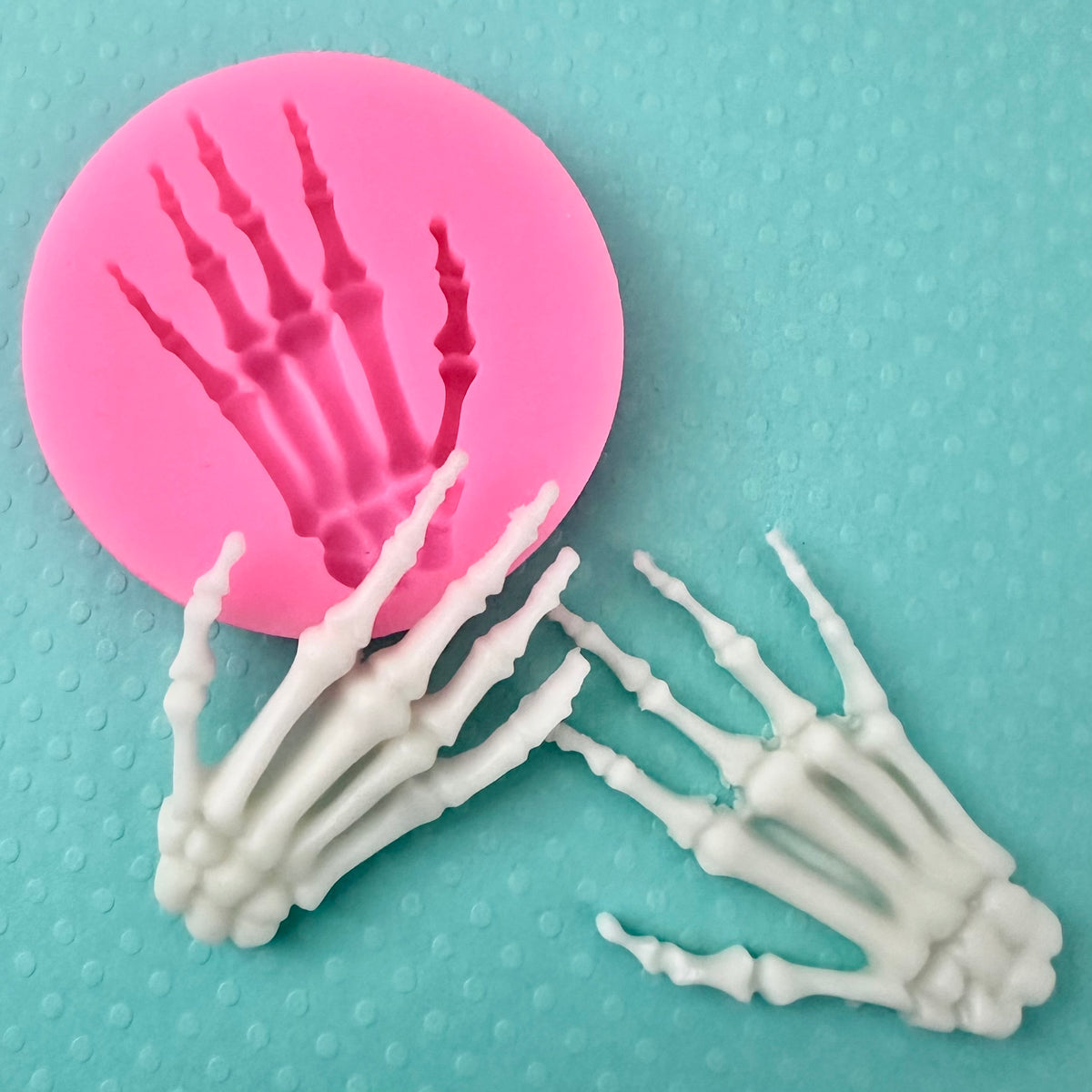 Scary Skelton Hand Mold