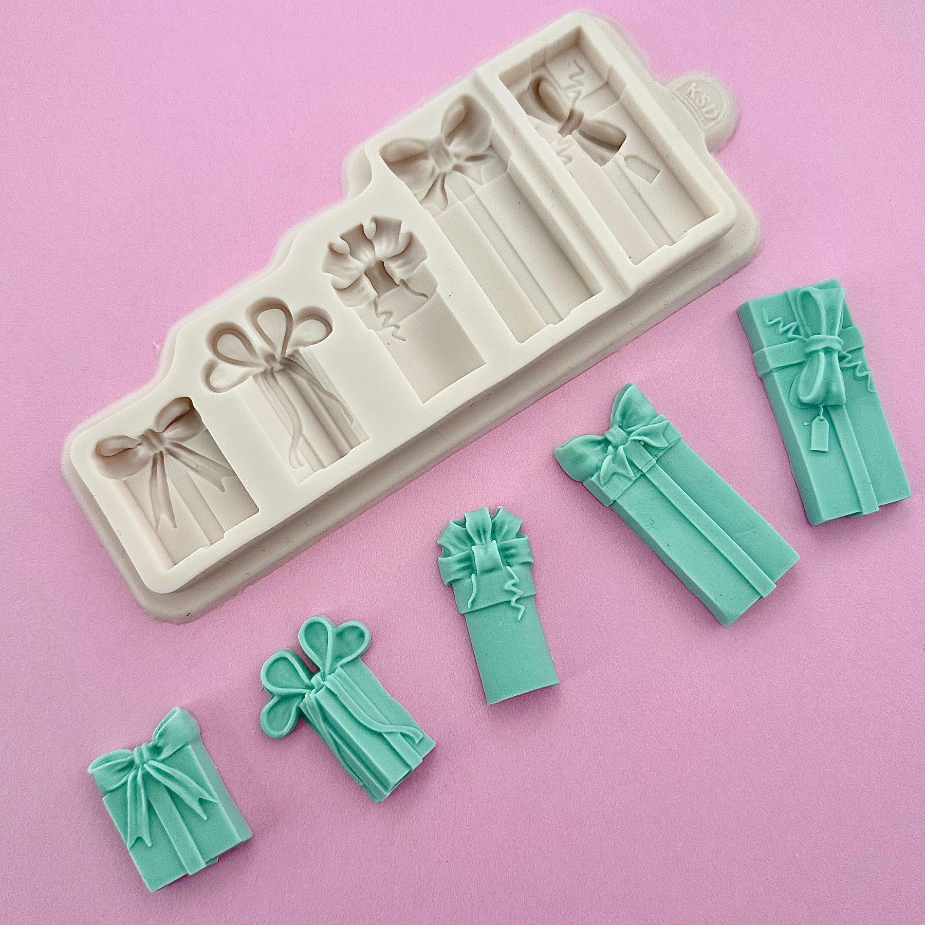 Pretty Presents Mold