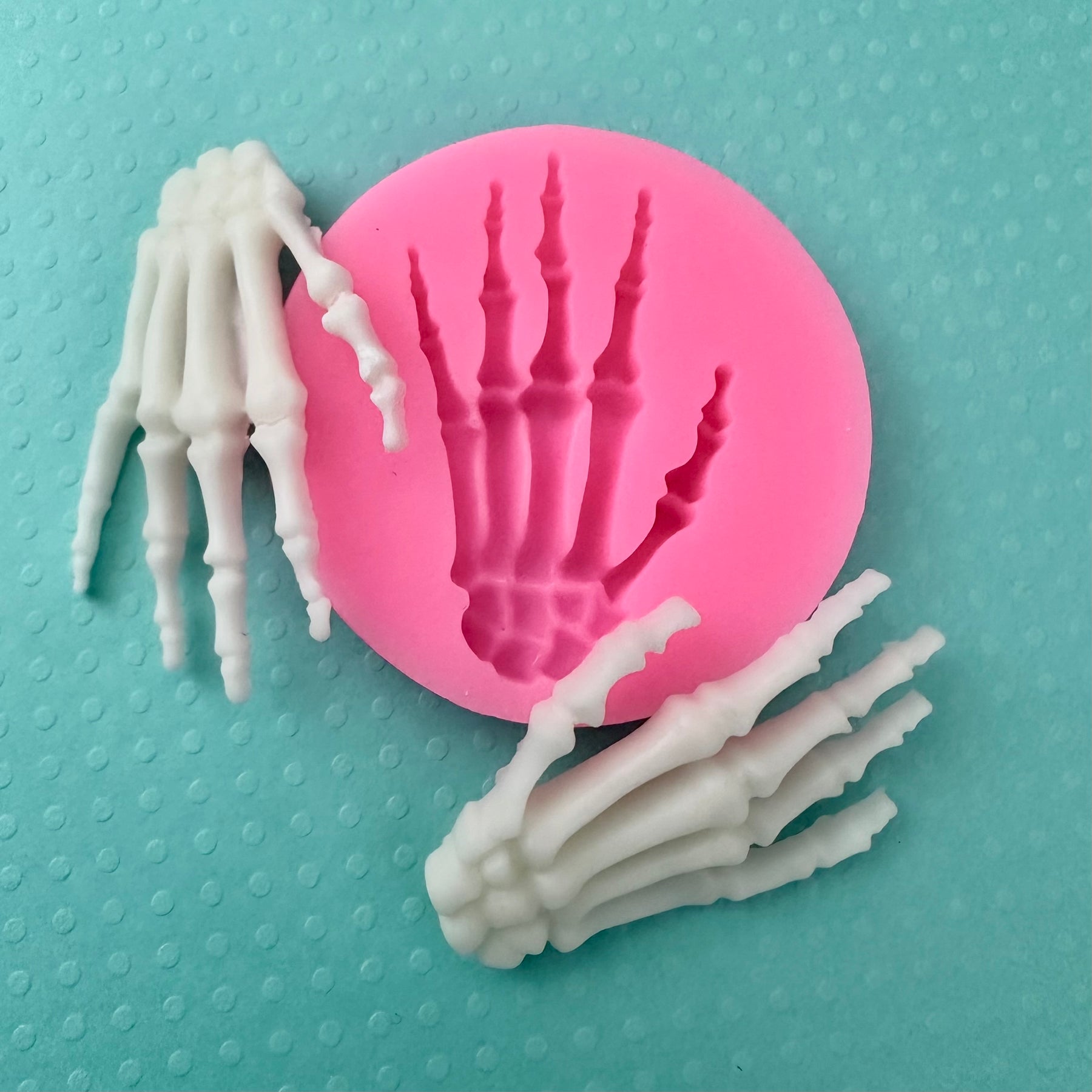 Scary Skelton Hand Mold