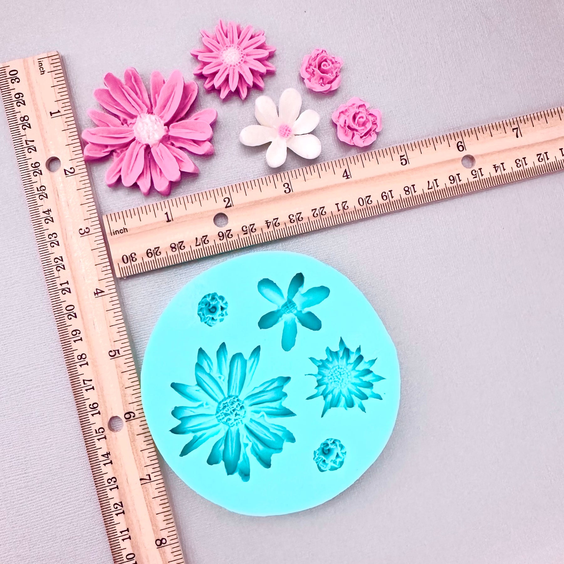 Statement Flowers Mold