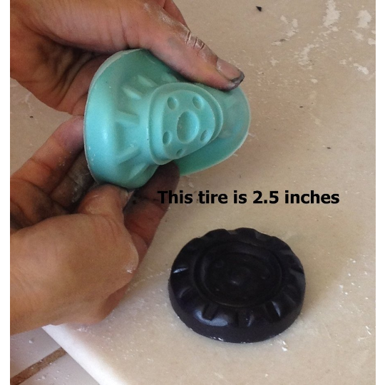 Fondant top tire mold
